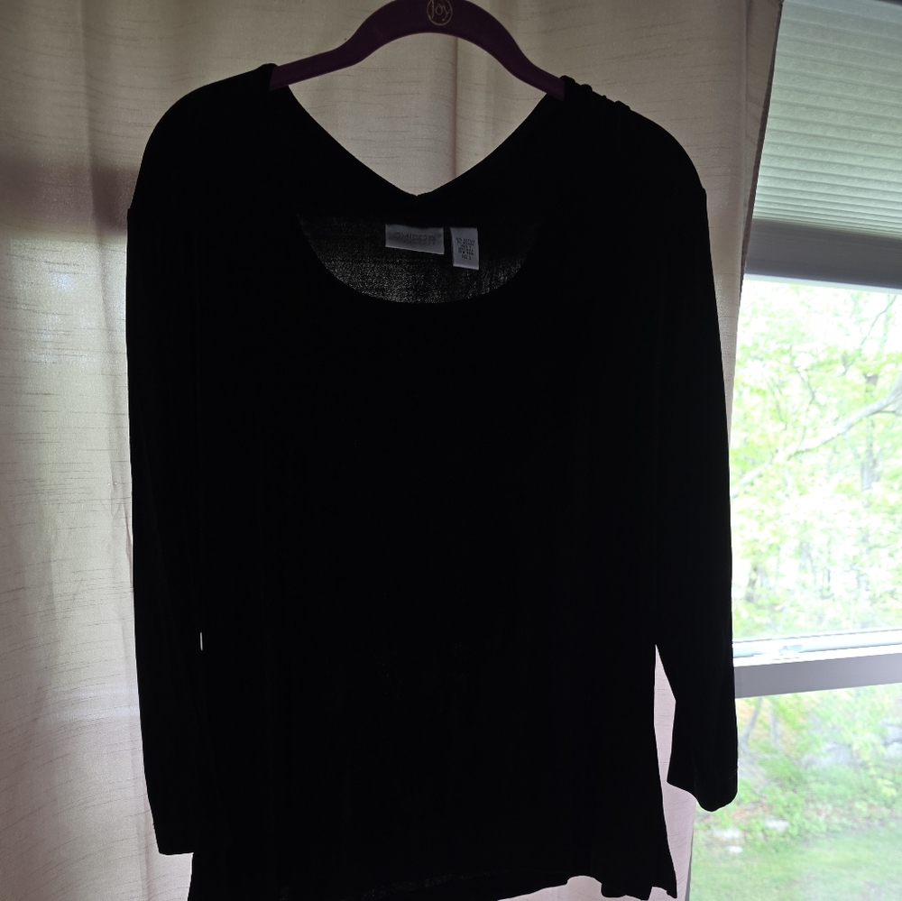 Black 3/4 Sleeve Blouse with V-Neck